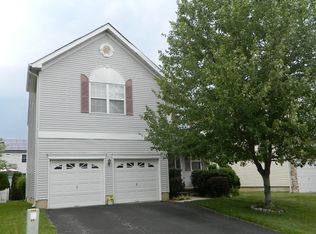 413 Hamilton Dr, Stewartsville, NJ