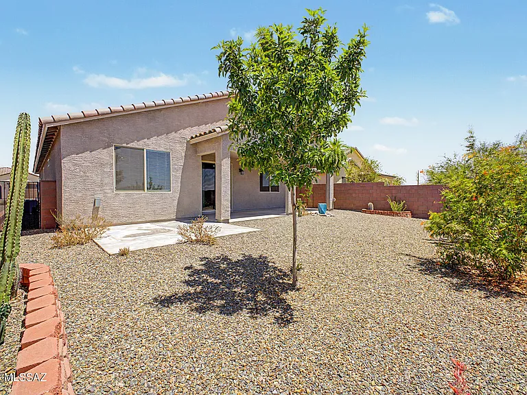 2177 W Desert Topaz Way — Photo 35