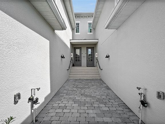 4th image of 15903 Grassland Ln Unit 4421
