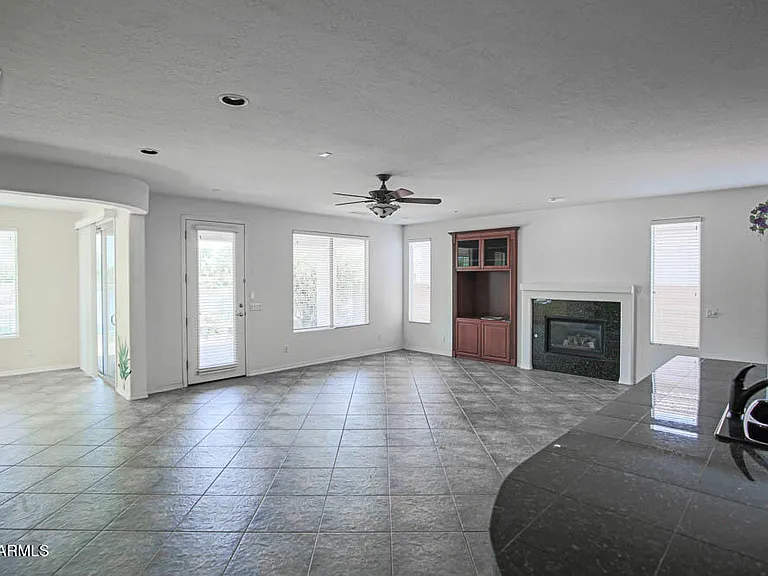 19473 N 110th Ave — Photo 6