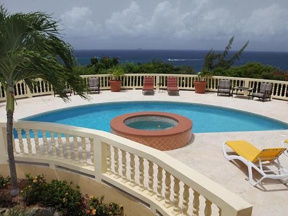 Delightful pool and Spa