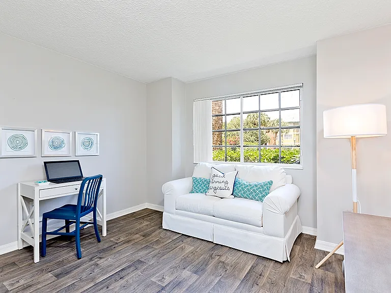 Sanctuary Cove Apartments — Photo 13