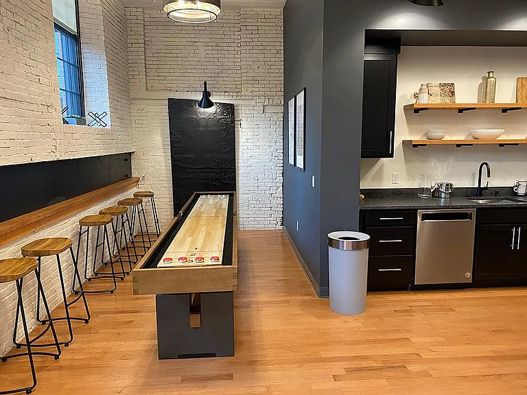 Lincoln Lofts — Photo 14