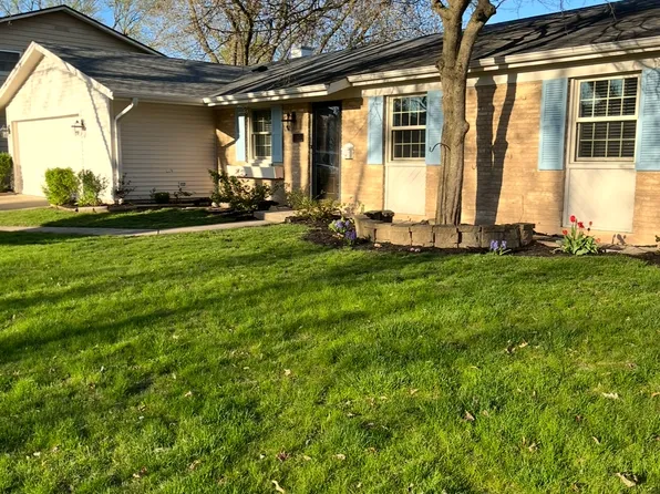 517 N Rohlwing Rd, Palatine, IL 60074