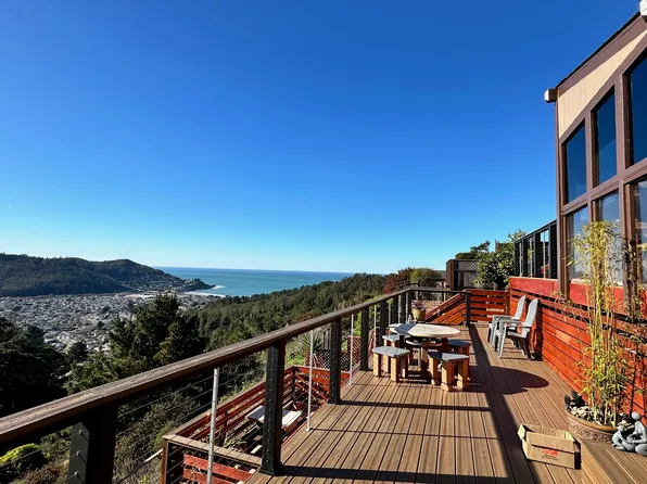 1419 Crespi Dr, Pacifica, CA 94044