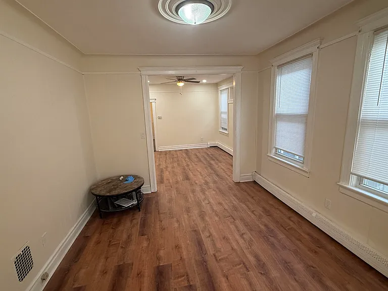 40 E 4th St #2 — Photo 7