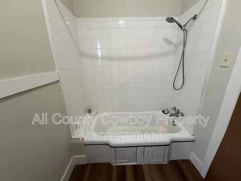 661 N 4th St — Photo 9