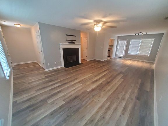 4th image of 2922 Amelia Dr