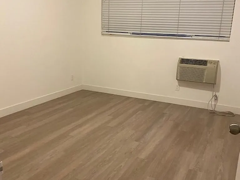 12720 Pacific Ave — Photo 9