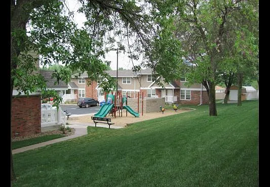 Grandview Apartments — Photo 10