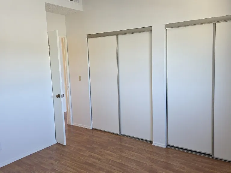 13561 Moorpark St — Photo 12