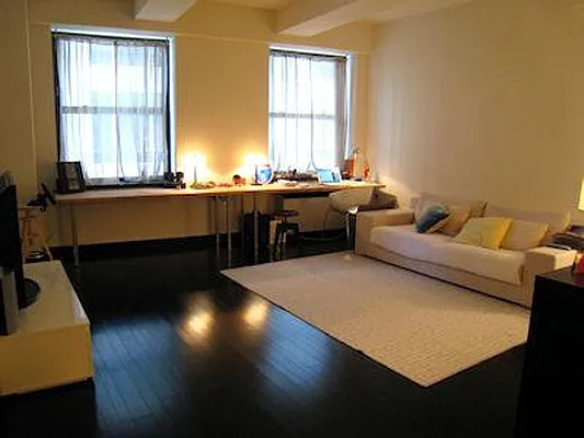 Rented by R New York | media 17