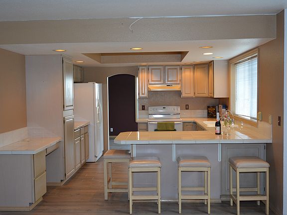 4th image of 5921 37th Ct SE