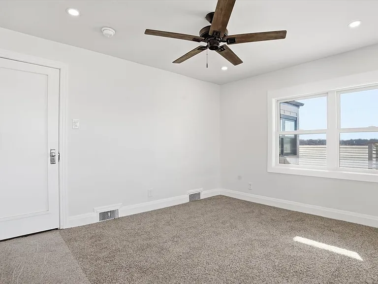 297 E Lakeview Ave #0 — Photo 41