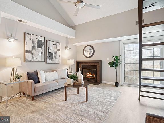 2nd image of 6913 Mary Caroline Cir #6913L