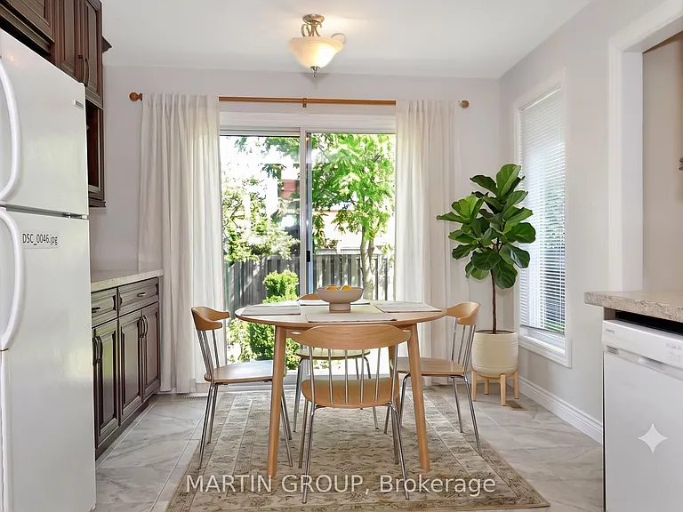 2083 Pen St — Photo 6