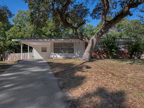 2nd image of 10 Bayou Woods Ct