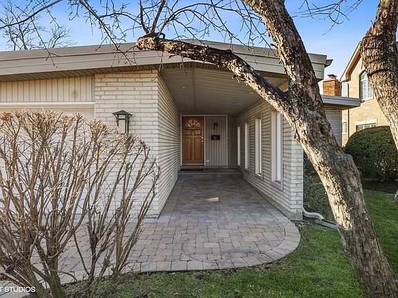 2nd image of 241 Vista Dr
