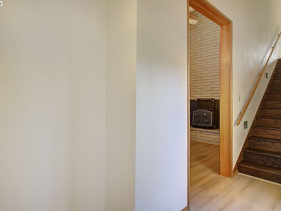 4th image of 3419 NE 97th Ave