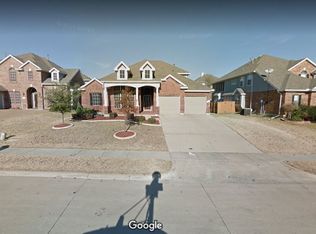 652 E Sandra Ln, Grand Prairie, TX 75052