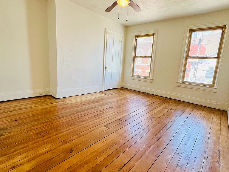 Second Bedroom / Recamara 2