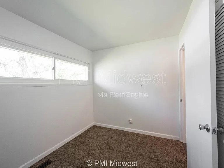 4627 Karen Dr — Photo 9