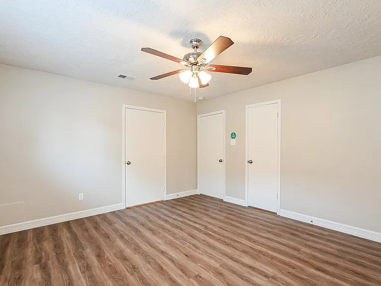 2823 Woodhall Ct — Photo 10