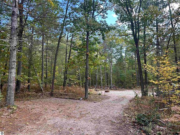 3rd image of 7335 Camp Rd