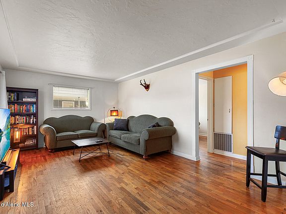 4th image of 1302 E Adeline Ave