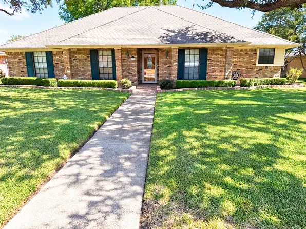 4908 Country Club Dr, Mesquite, TX 75150