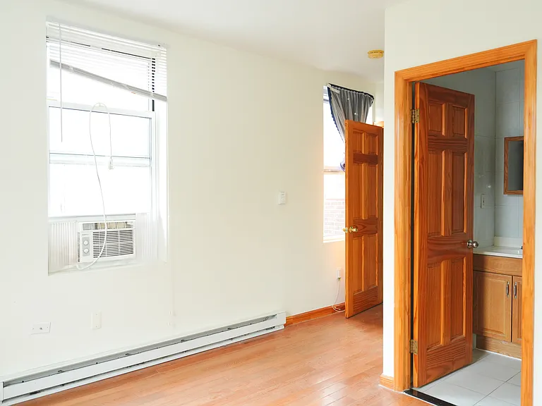 222 S 43rd St #3 — Photo 11
