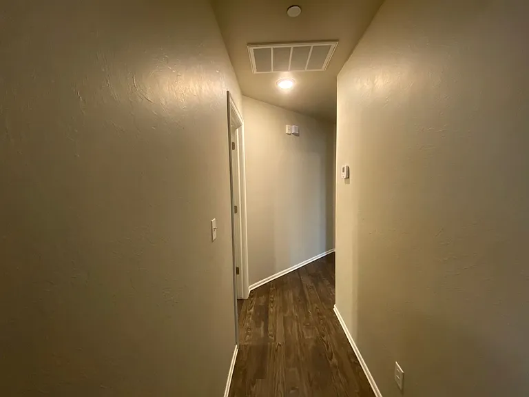 749 SW 14th St — Photo 18