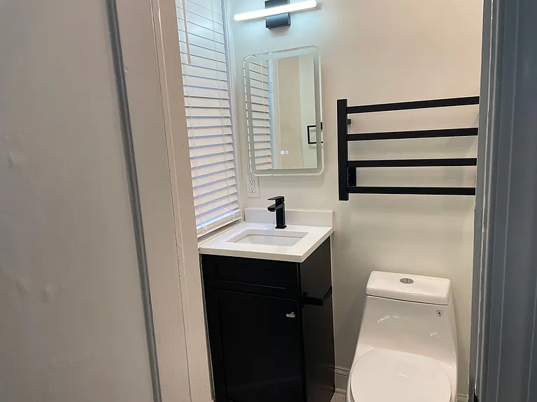 Guilford Apartments — Photo 13