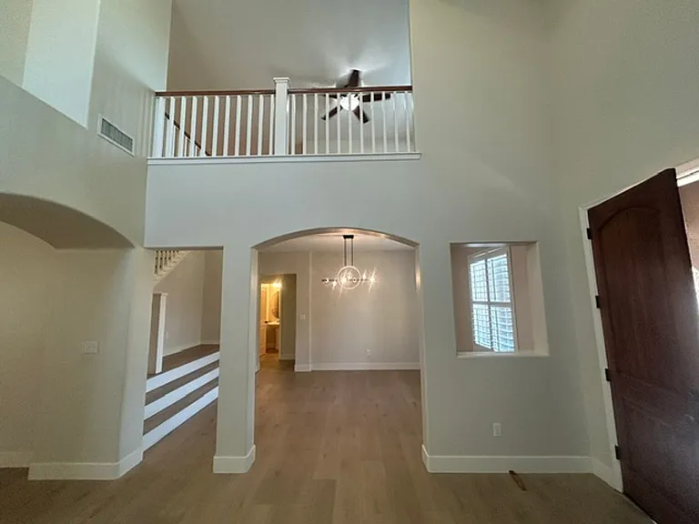 5211 W Elkhorn Ct — Photo 6