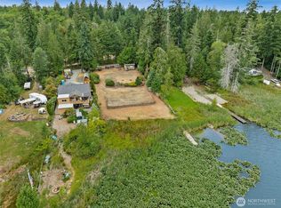 911 Sanford Ave SW, Lakebay, WA