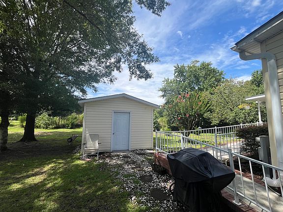 3rd image of 318 Loblolly Trl #45
