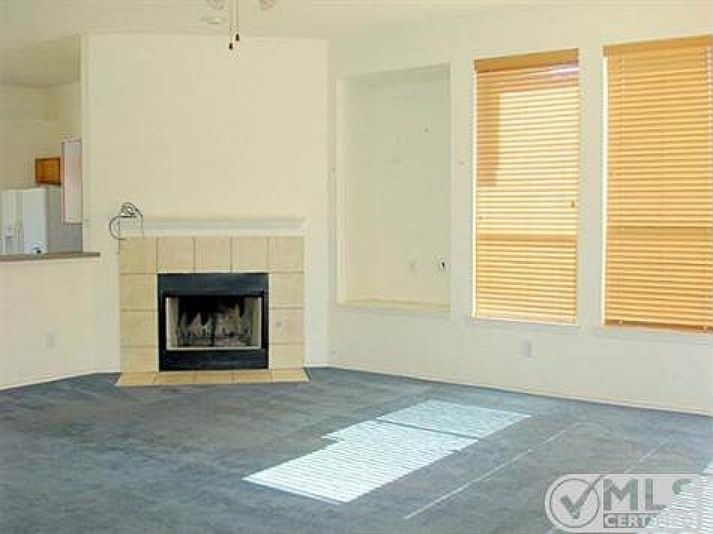 Large Living room w/ gas fireplace