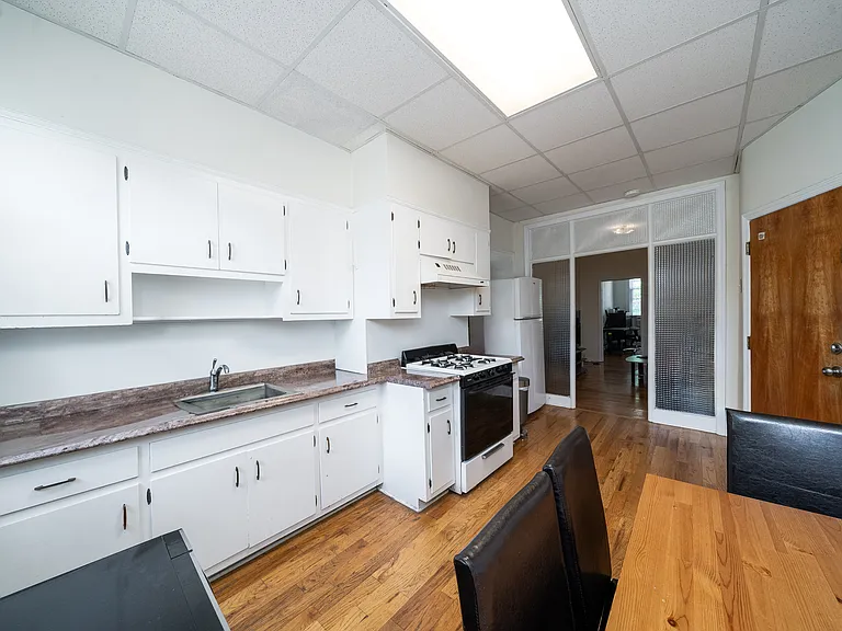 521 Jefferson St #3 — Photo 2