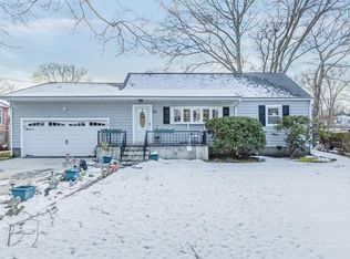 20 Paul Dr, Mastic, NY 11950