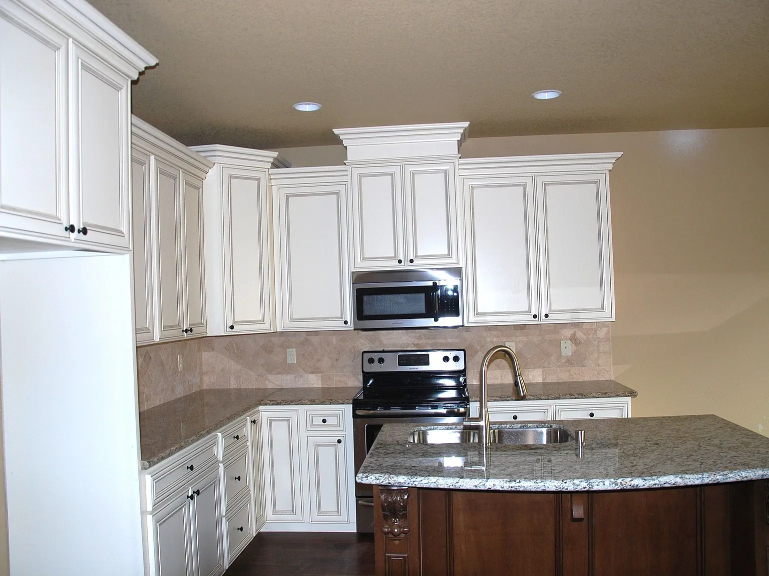 3 bed, 2.5 bath, 1750 sqft, $2,450 — Photo 3