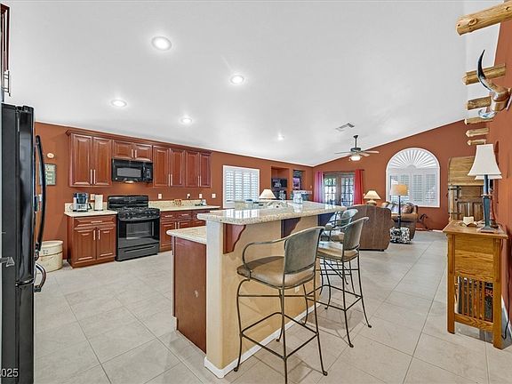 5th image of 3173 Castle Canyon Ave