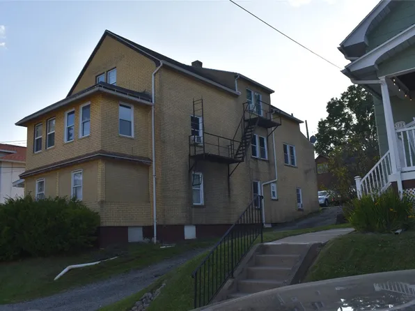 303 Robble Ave, Endicott, NY 13760