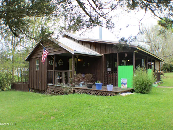 606 W Hinton Ave, Lumberton, MS 39455