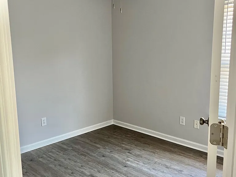 4996 Southgate Pkwy — Photo 11