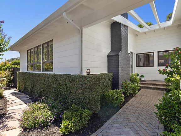 5th image of 357 Mountain View Avenue