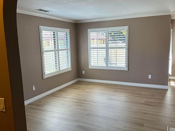 5th image of 326 Park Place Drive