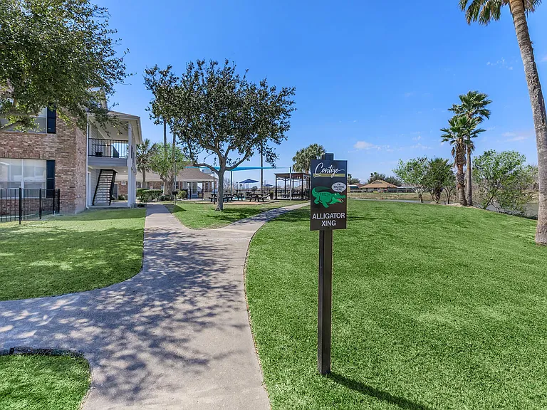 Contigo Apartments — Photo 24