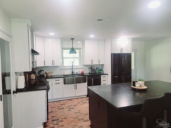 2nd image of 4035 Burbank Dr