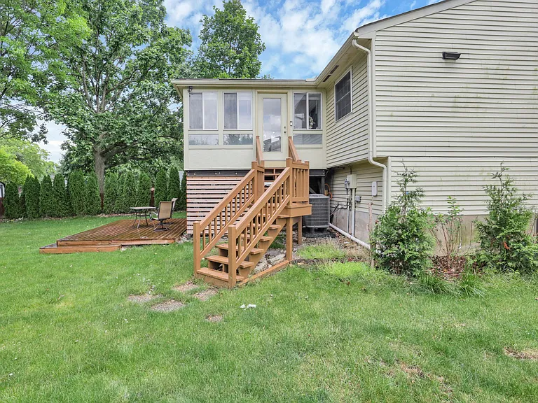8752 Seabright Dr — Photo 40
