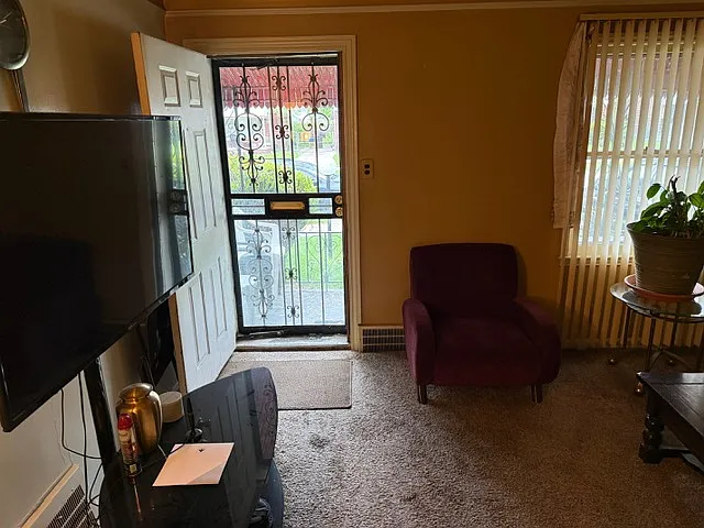 20419 Yonka St — Photo 4